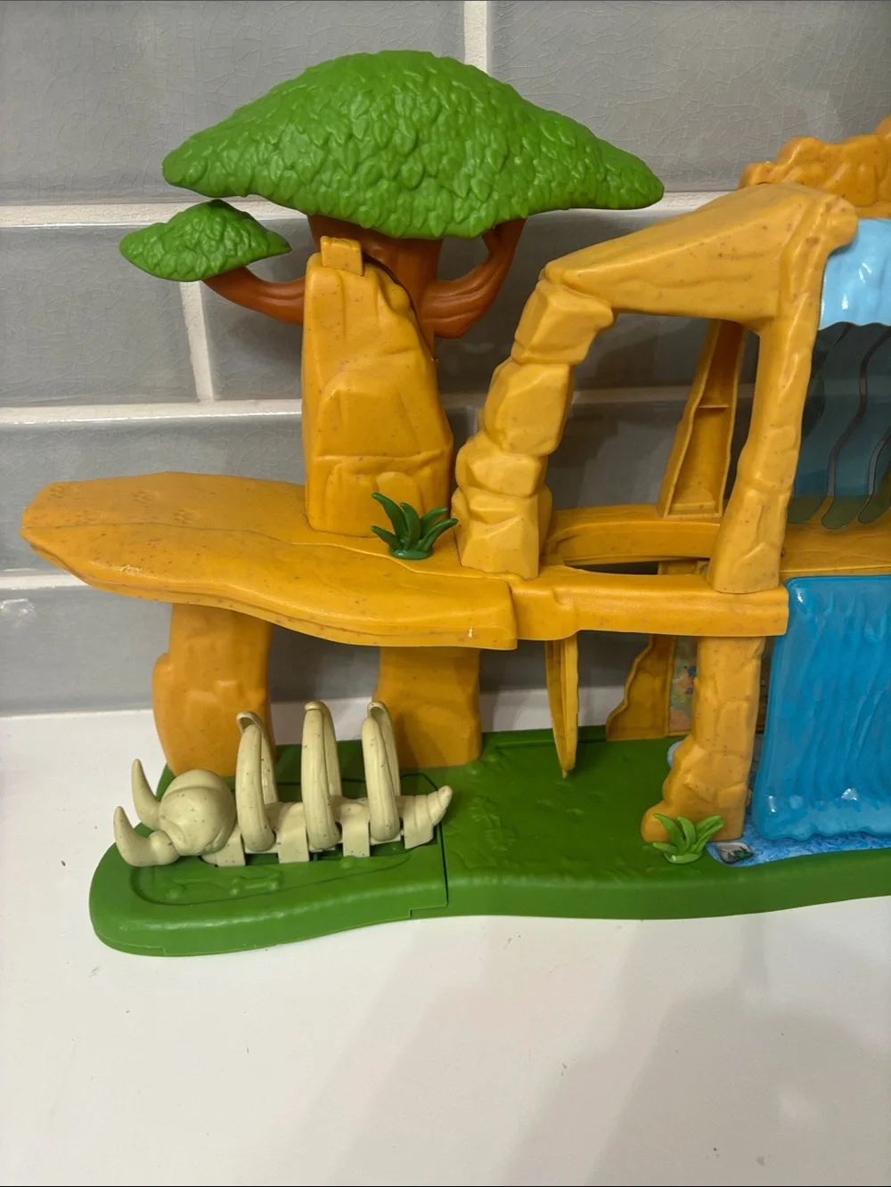 Disney Junior Lion Guard Defend the Pride Lands Playset